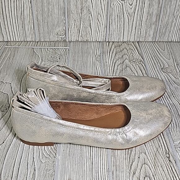 BC Footwear Metallic Have A Heart Ankle Strap Flats Womens Size 6.5 NEW - Picture 2 of 12